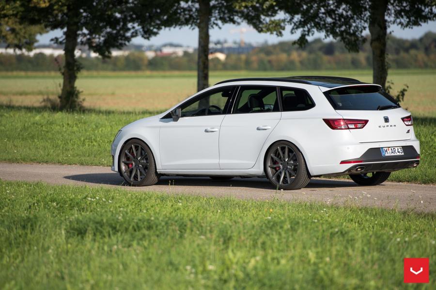  Seat Leon Cupre on Vossen Wheels (VFS1) 2017 года  (фото 12 из 23)